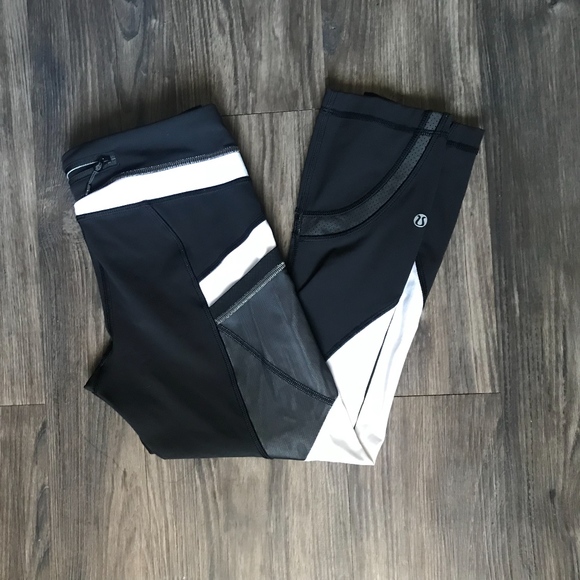 lululemon athletica Pants - Lululemon Black White Cropped Legging Size 4